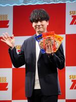 スーパー麺のアンバサダーを務める山下健二郎