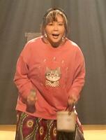 熱演する小川菜摘