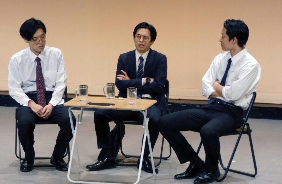 　単独ライブを行った青色１号の（左から）仮屋そうめん、榎本淳、カミムラ