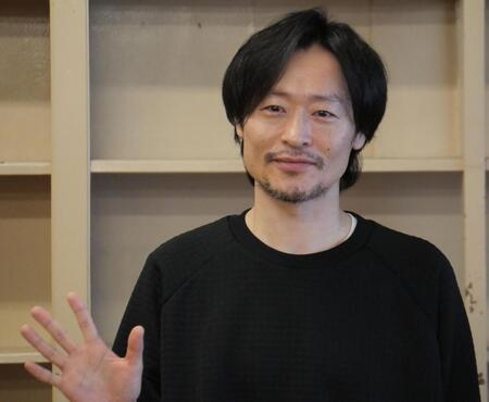 会見に出席した川西賢志郎＝東京・吉本興業東京本社