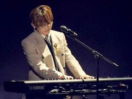 　小学生ぶりにピアノに挑戦したＮＡＯＴＯ