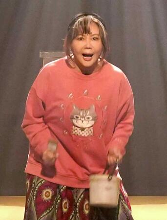 　熱演する小川菜摘