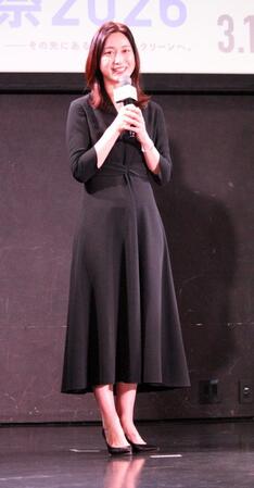 笑顔の小川彩佳アナウンサー