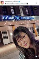 ロングヘアのウィッグをつけた三田寛子。インスタグラム＠ｍｉｔａ．ｈｉｒｏｋｏ＿ｏｆｆｉｃｉａｌ（２月８日付）より