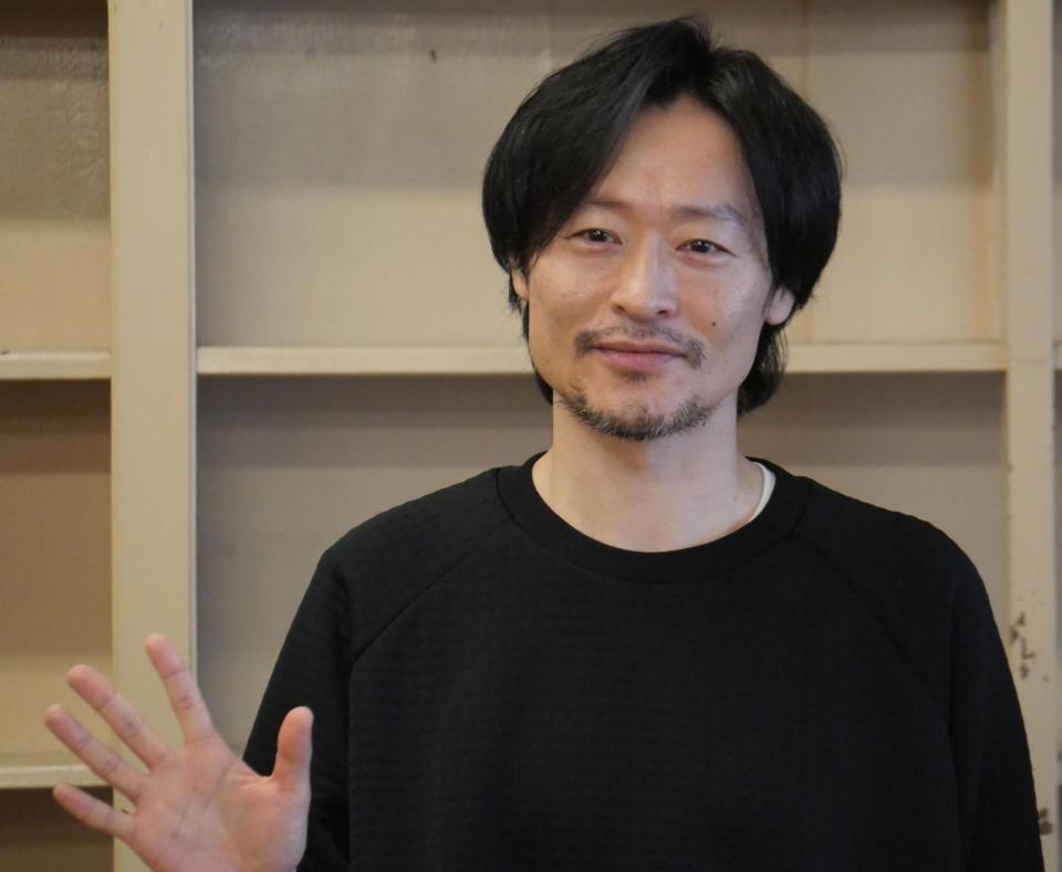 会見に出席した川西賢志郎＝東京・吉本興業東京本社