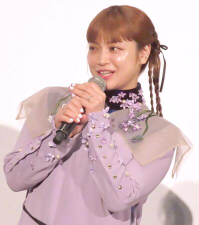 登壇した平愛梨