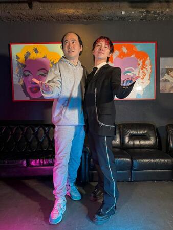 コラボしたトレンディエンジェル・斎藤司（左）とＫＯＴＡＲＯ　ＩＤＥ