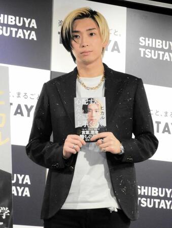 初著書のイベントを行ったヒカル＝２２年１０月