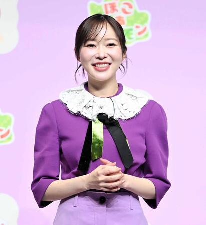 イベント中にさりげなく手をそろえる指原莉乃。この所作を森香澄アナが称賛