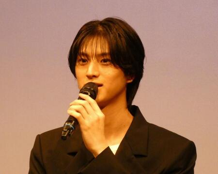 イベントに出席した阿久根温世