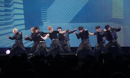 会場を盛り上げたＡＬＰＨＡ　ＤＲＩＶＥ　ＯＮＥ（撮影・金田祐二）