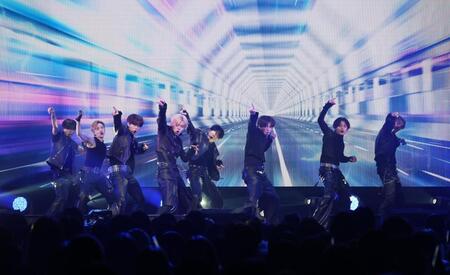 会場を盛り上げたＡＬＰＨＡ　ＤＲＩＶＥ　ＯＮＥ（撮影・金田祐二）