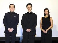 試写会の会見に登場した（左から）坂東彌十郎、長谷川博己、菜々緒（撮影・西岡正）