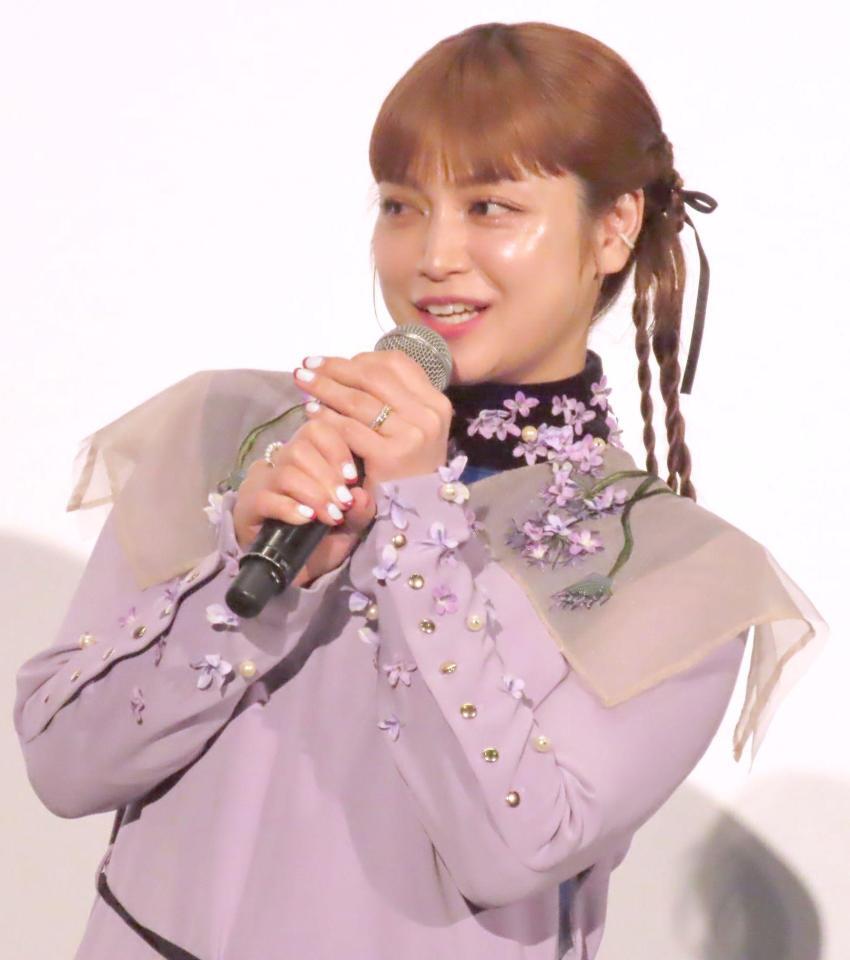 登壇した平愛梨