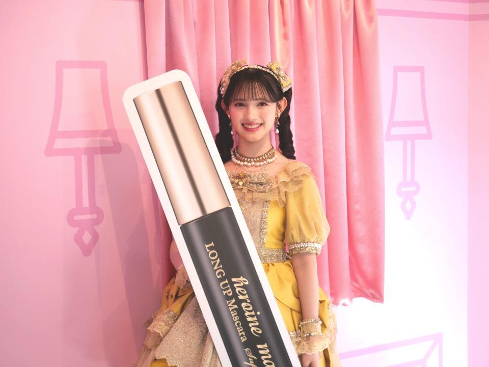 キュートな笑顔を見せる菅田愛貴