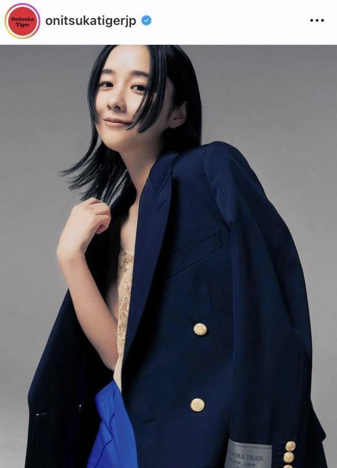 オニツカタイガージャパンの公式インスタグラム＠ｏｎｉｔｓｕｋａｔｉｇｅｒｊｐより