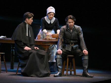 舞台で熱演する（左から）松崎祐介、前田亜季、坂本昌行（撮影・開出牧）