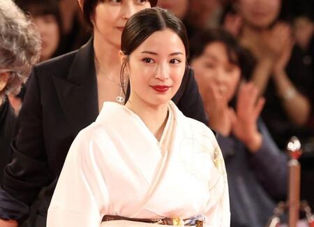 １３日の日本アカデミー賞授賞式に出席した広瀬すず