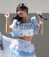 笑顔で踊る伊藤実希