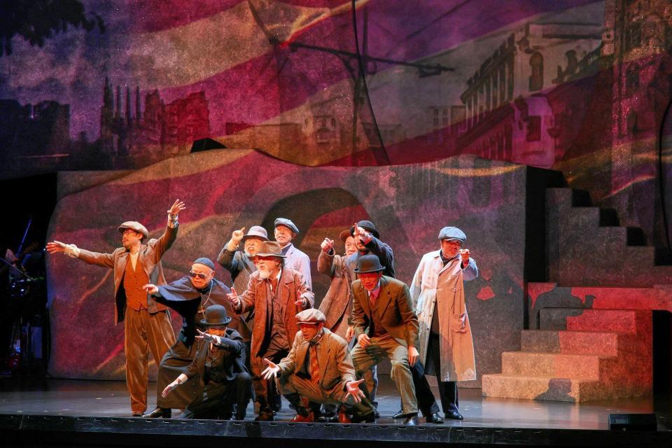 「ガウディ×ガウディ」の沢田研二（中央）