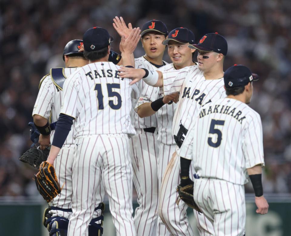 豪州相手に逆転勝ちで１次Ｌ１位通過を決めた侍ジャパンナイン＝８日