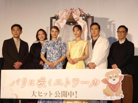 イベントに出席した（左から）谷口悟朗監督、名塚佳織、嵐莉菜、當真あみ、尾上松也、角田晃広