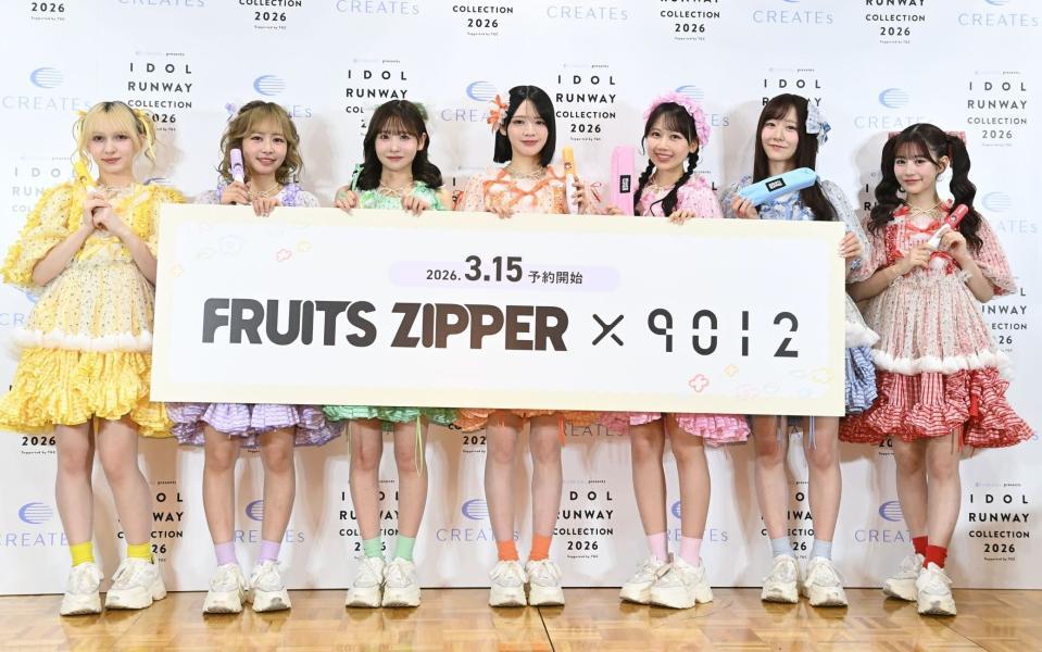 コラボ商品記者発表会を行ったＦＲＵＩＴＳ　ＺＩＰＰＥＲの（左から）早瀬ノエル、中川瑠夏、櫻井優衣、鎮西寿々歌、松本かれん、真中まな、月足天音（撮影・開出牧）
