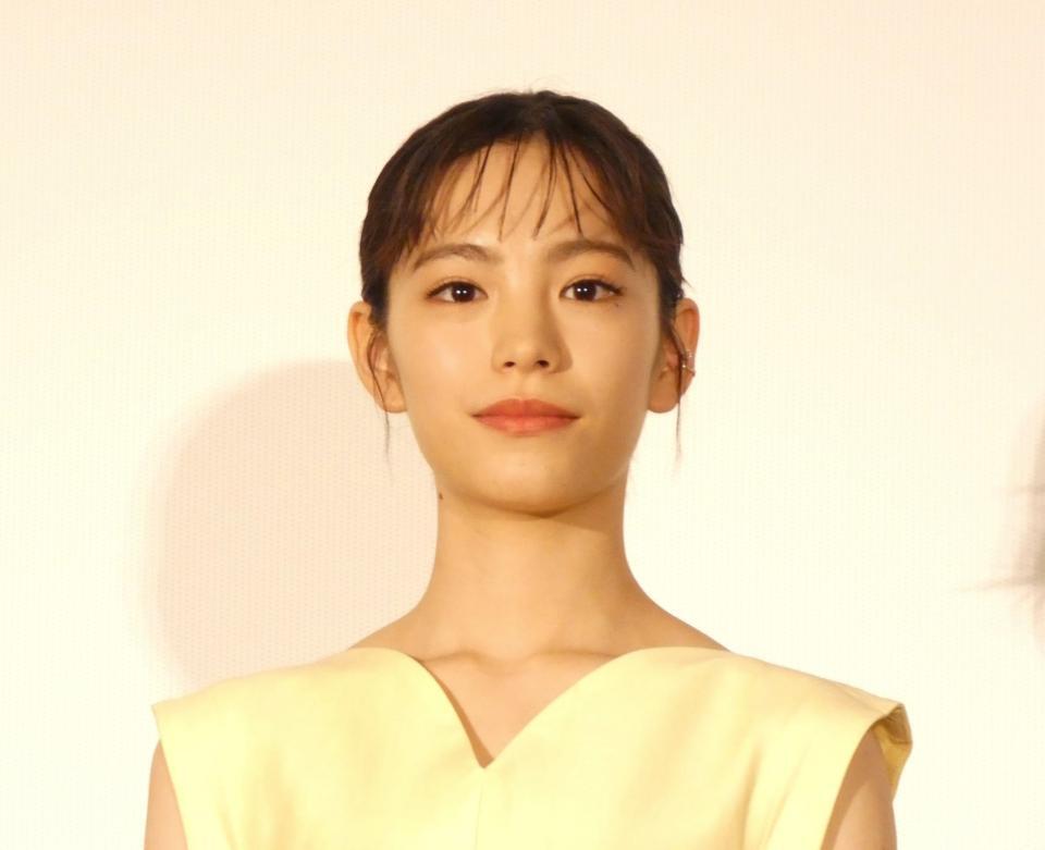 イベントに出席した當真あみ