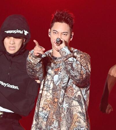 熱唱するＲＹＯＫＩ　ＭＩＹＡＭＡ（撮影・園田高夫）