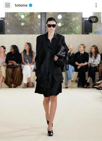 青木裕子が一目惚れしたジャケットのブランド・ＴＯＴＥＭＥの公式インスタグラム＠ ｔｏｔｅｍｅより