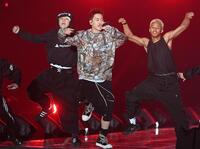 歌とダンスで盛り上げるＲＹＯＫＩ　ＭＩＹＡＭＡ（撮影・園田高夫）