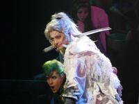 公開通し稽古を行った小池徹平