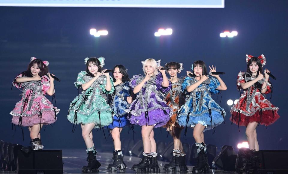 ライブで魅了するＣＡＮＤＹ　ＴＵＮＥ（撮影・開出牧）