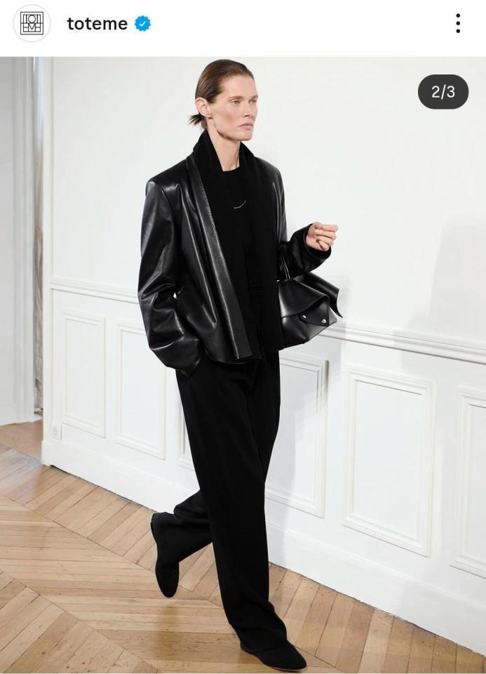 青木裕子が一目惚れしたジャケットのブランド・ＴＯＴＥＭＥの公式インスタグラム＠ ｔｏｔｅｍｅより