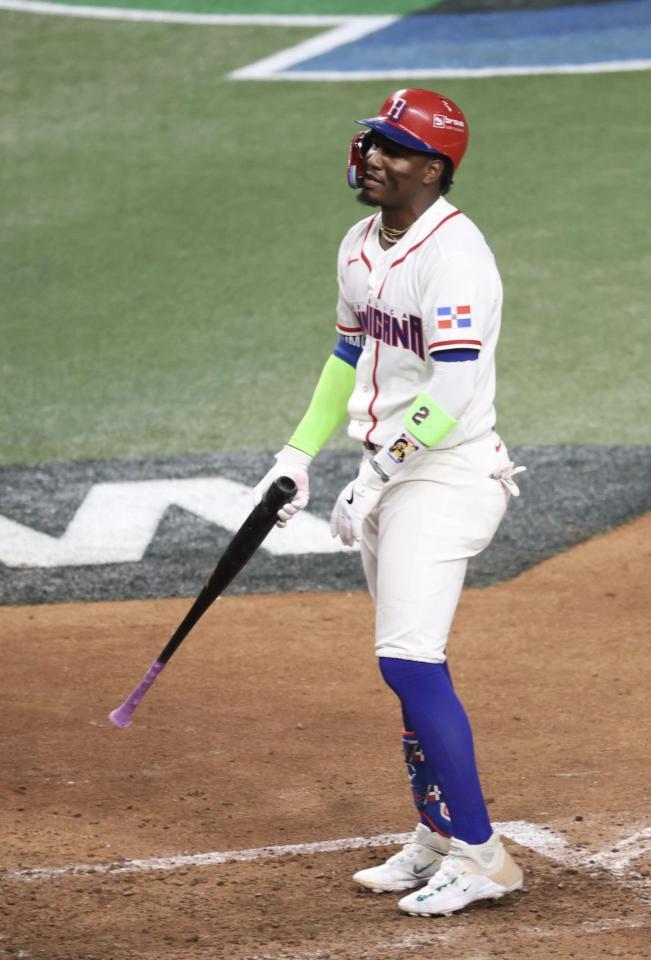 ９回、見逃し三振に倒れ、呆然とするドミニカ・ペルドモ（撮影・伊藤笙子）