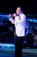 「アニバーサリーコンサート」を開催した五木ひろし