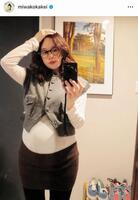 マタニティコーデを披露した筧美和子。公式インスタグラム＠ｍｉｗａｋｏｋａｋｅｉより