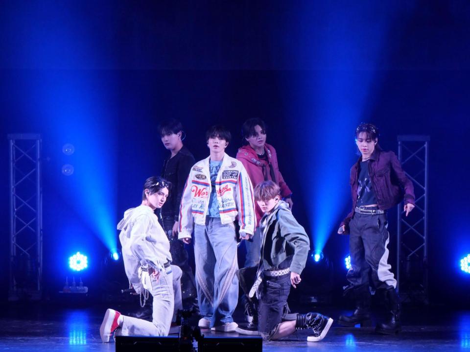 パフォーマンスを行ったａｏｅｎ