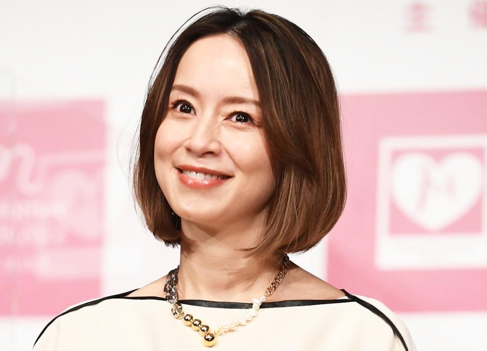 鈴木亜美＝２０２２年撮影