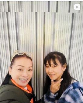 石川秀美（右）と。渡辺めぐみのインスタグラム＠ｍｅｇｕｈｅａｒｔより 