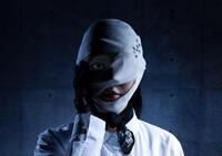 「ディープリベンジ－顔を捨てた家政婦－」の主人公ⒸＵ-ＮＥＸＴ　Ⓒ「ディープリベンジ」製作委員会