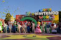 「スーパー・ニンテンドー・ワールド５周年アニバーサリー・セレモニー」にゲスト出演したなにわ男子（撮影・金居みつよし）