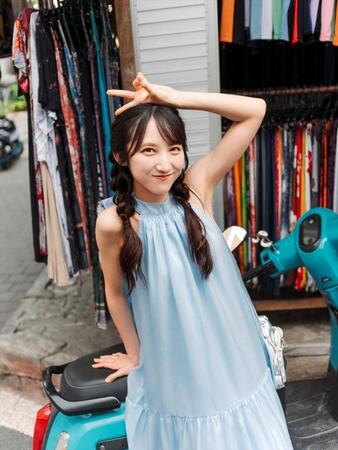 「ＡＫＢ４８長友彩海１ｓｔ写真集　予定外の瞳」＝（Ｃ）ＫＡＤＯＫＡＷＡ　（Ｃ）ＤＨ　ＰＨＯＴＯ／下田直樹　