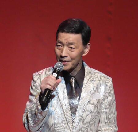 デビュー５０周年スペシャル歌謡ライブを行った渥美二郎