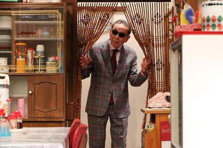 ＭＣを務めるタモリ