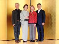 「新派・松竹新喜劇　合同喜劇公演」の記者会見に出席した（左から）齋藤雅文氏、波乃久里子、久本雅美、藤山扇治郎