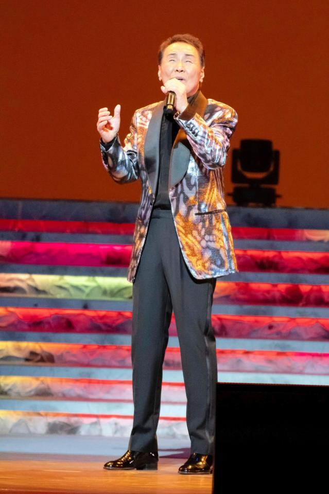 ５５周年コンサートを行った五木ひろし