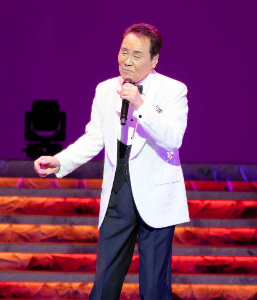 ５５周年コンサートを行った五木ひろし