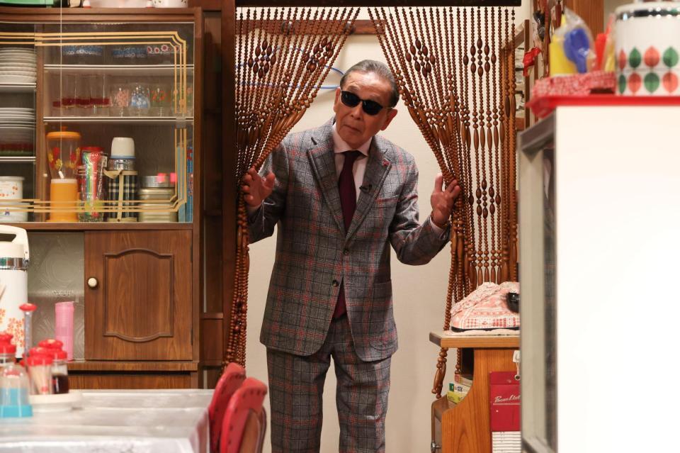 ＭＣを務めるタモリ