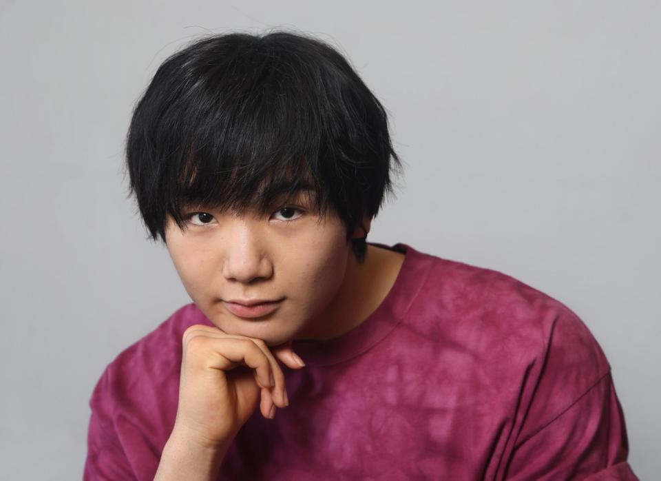 ポーズをとる寺田心（撮影・石井剣太郎）